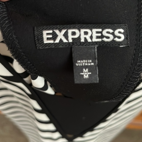 Express top - Picture 2 of 3